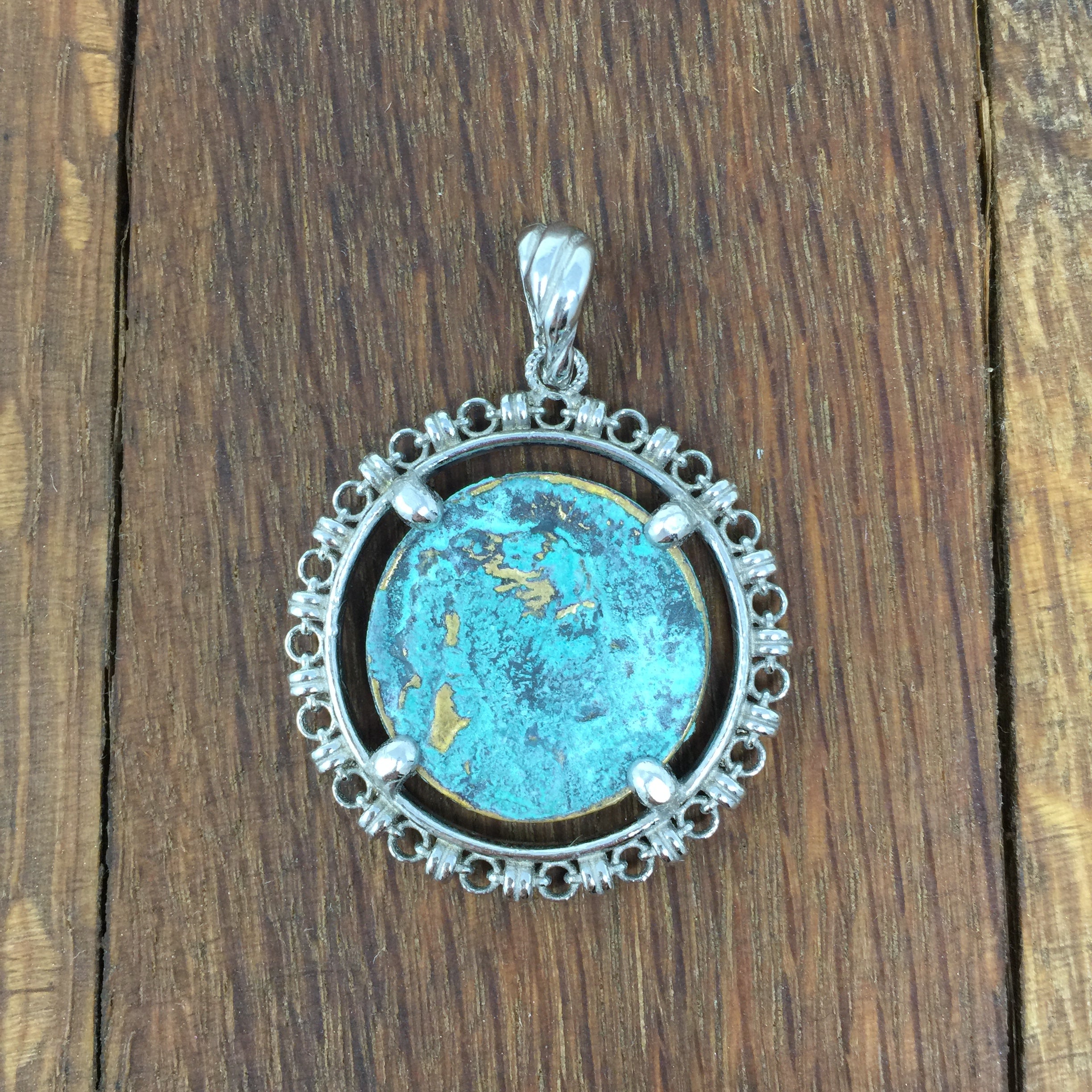 Filary Pendant in Silver with Grapes Coin in Green Patina