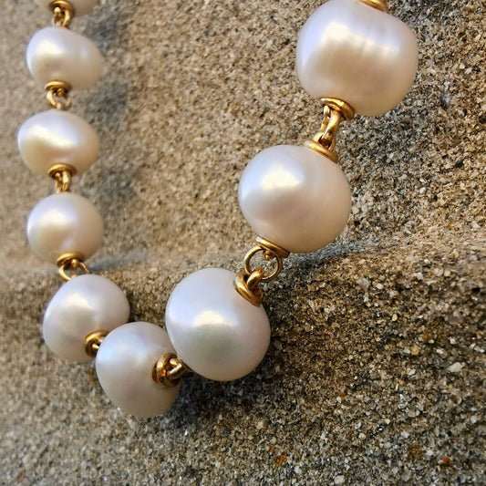 June Birthstones: Pearl & Moonstone