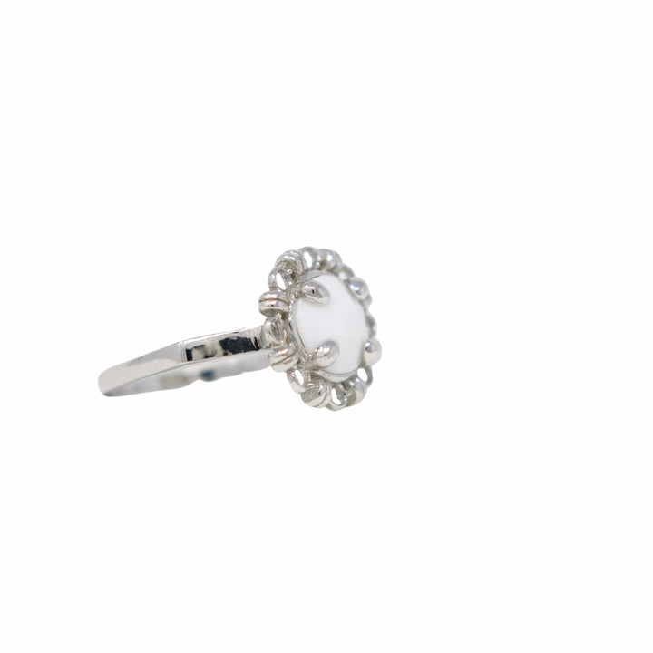 Gemma Ring in Silver with White Agate