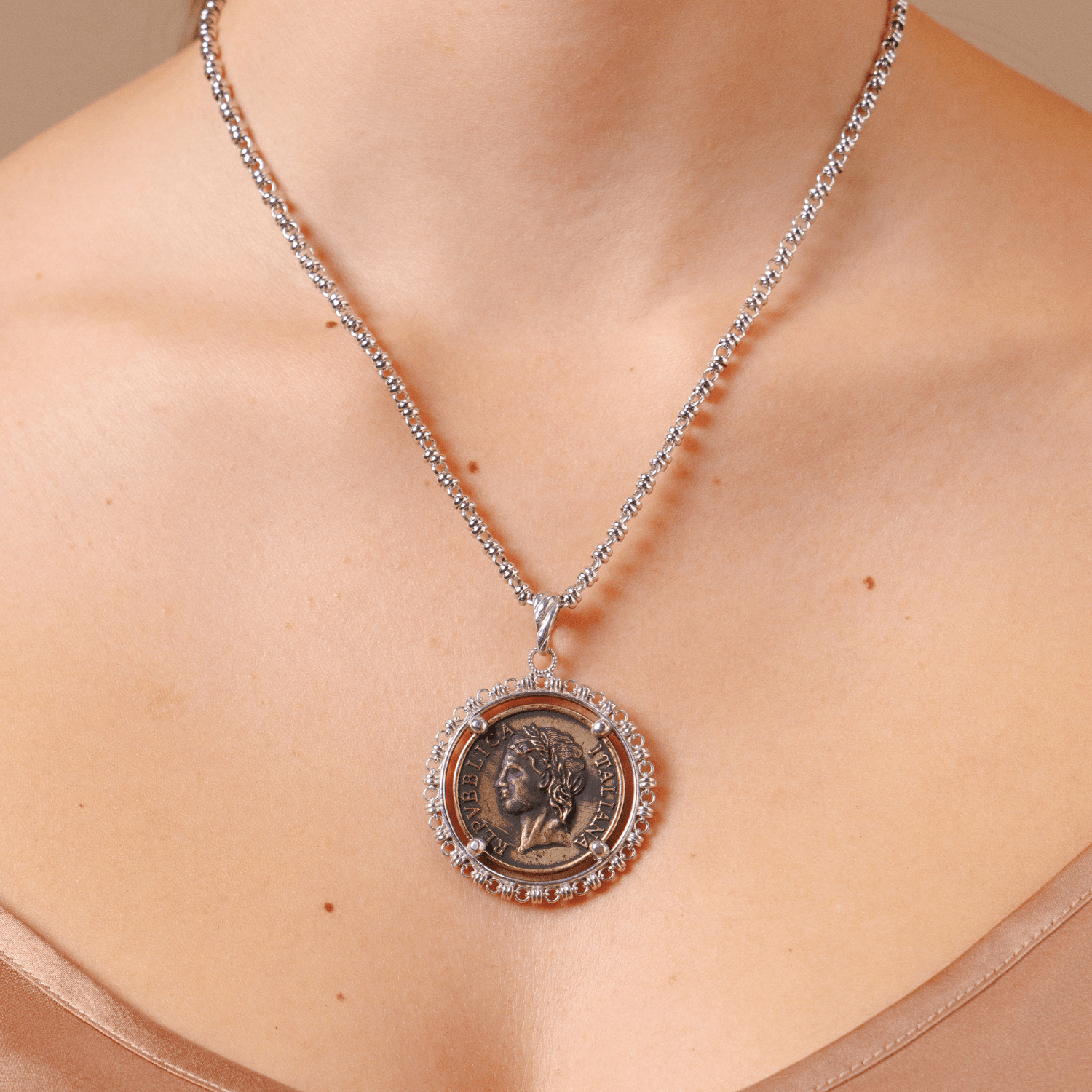 Large Filary Pendant in Silver with Italia Coin in Gold
