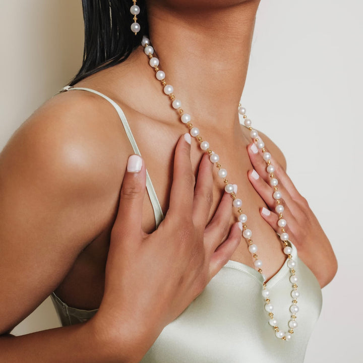 Bella Necklace with Pearls in Gold