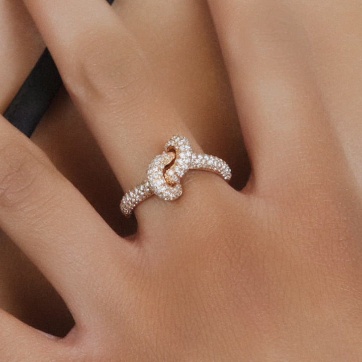 Knot Ring in 18k Rose Gold with Diamonds