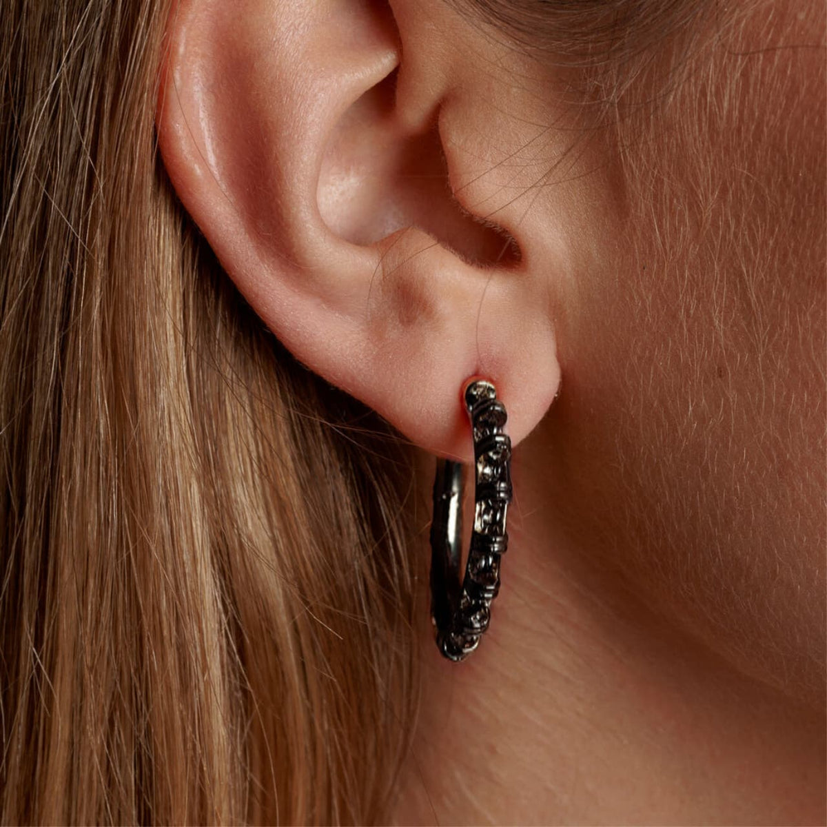 Links 3mm Large Hoop Earrings in Black