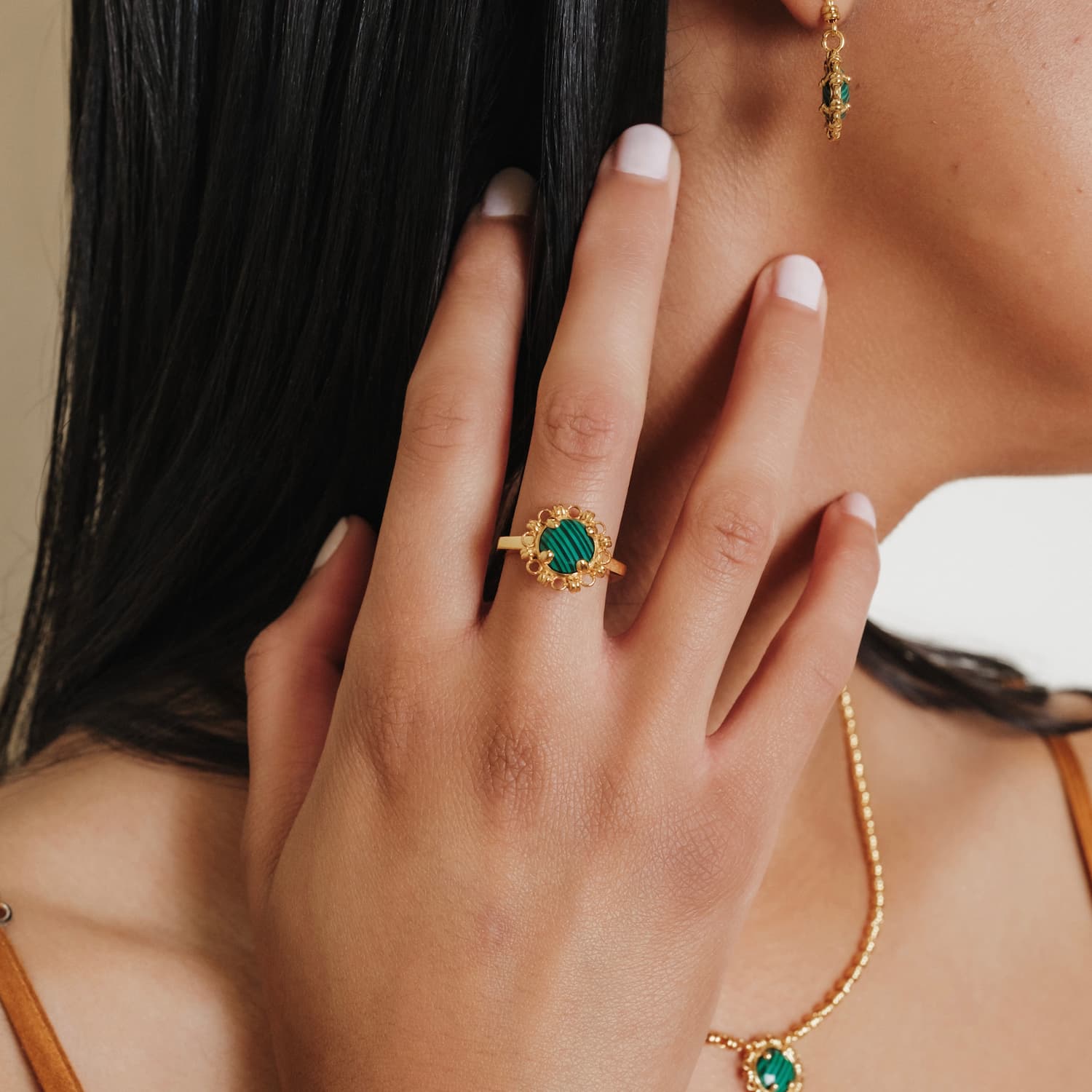 Gemma Ring in Gold with Malachite