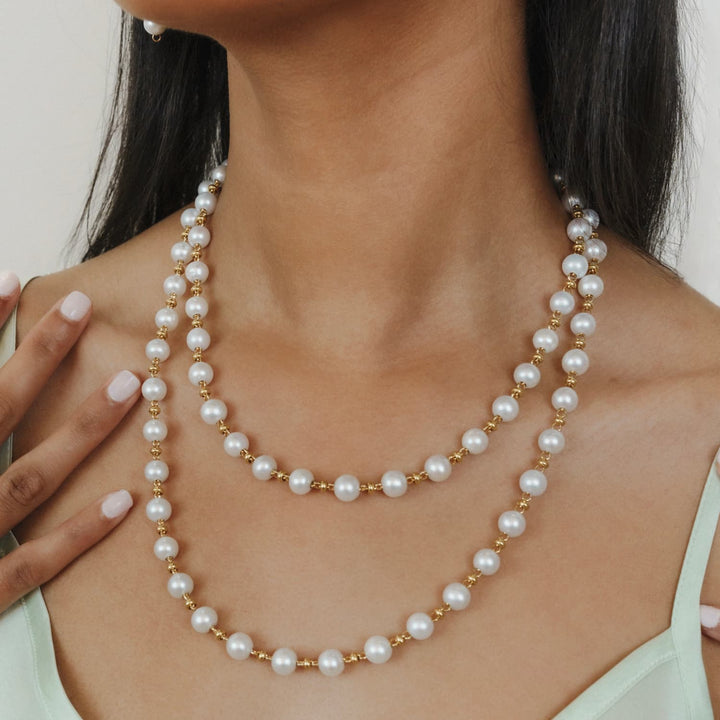 Bella Necklace with Pearls in Gold
