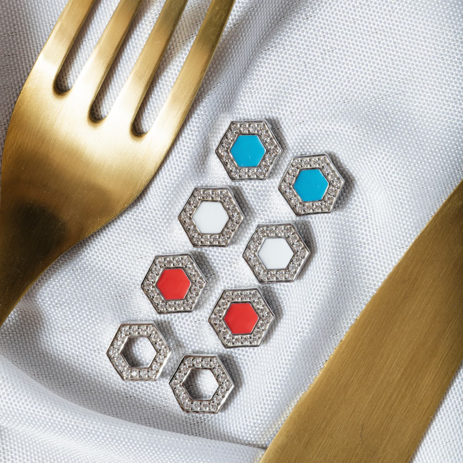 Deco Stud Earrings in Silver With Coral & Pavé