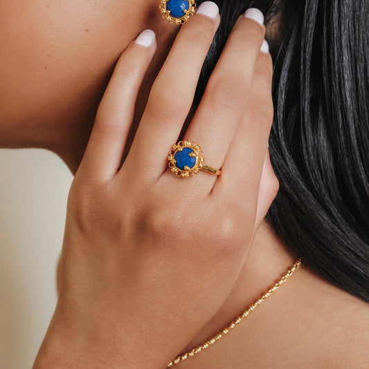Gemma Ring in Gold with Lapis