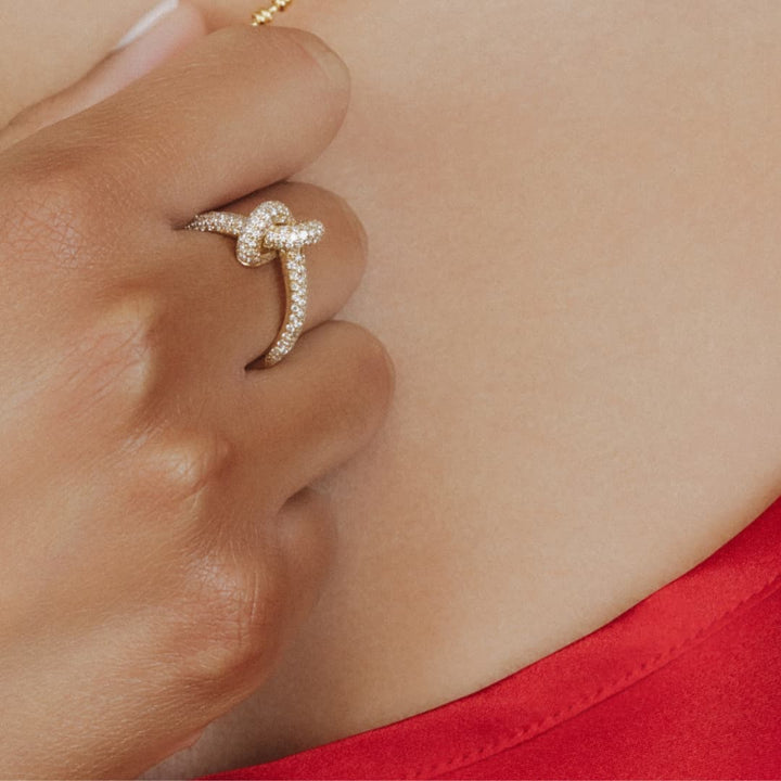 Knot Ring in 18k Yellow Gold with Diamonds