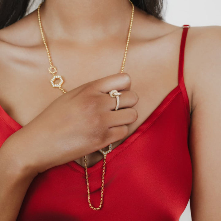 Knot Ring in 18k Yellow Gold with Diamonds