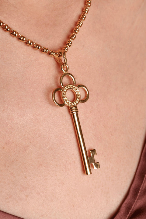 Flower Key Pendant in Gold