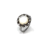 Filary Ring in Black with Mother of Pearl