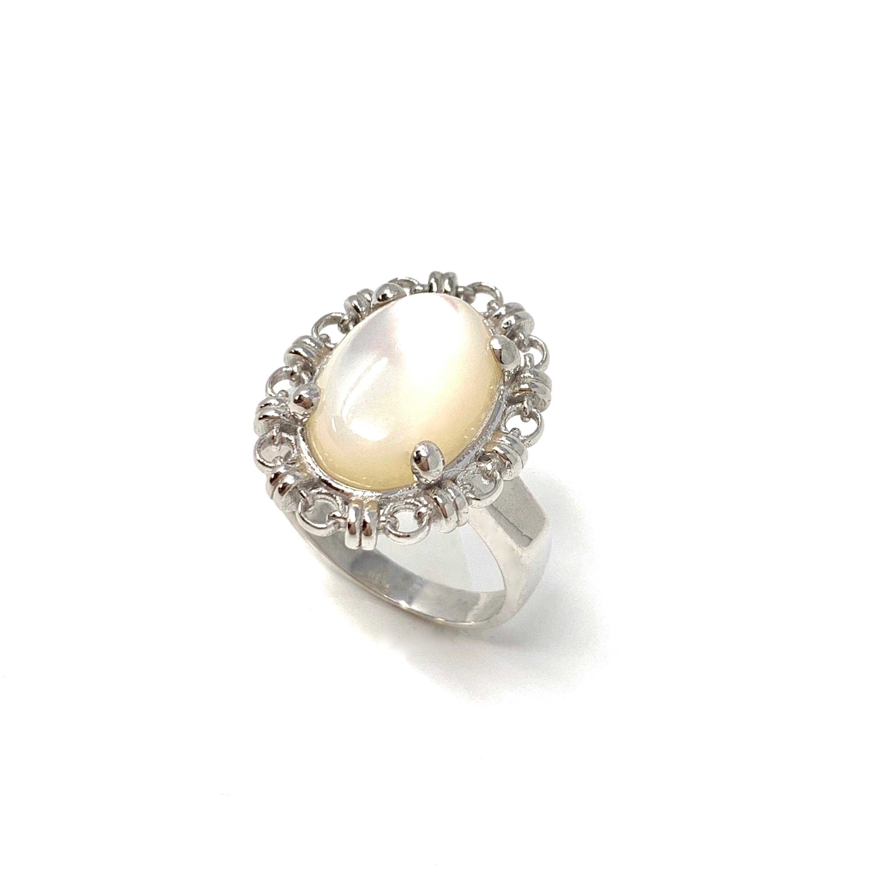 Aperitivo Ring in Silver with Mother of Pearl