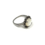 Filary Ring in Black with Mother of Pearl