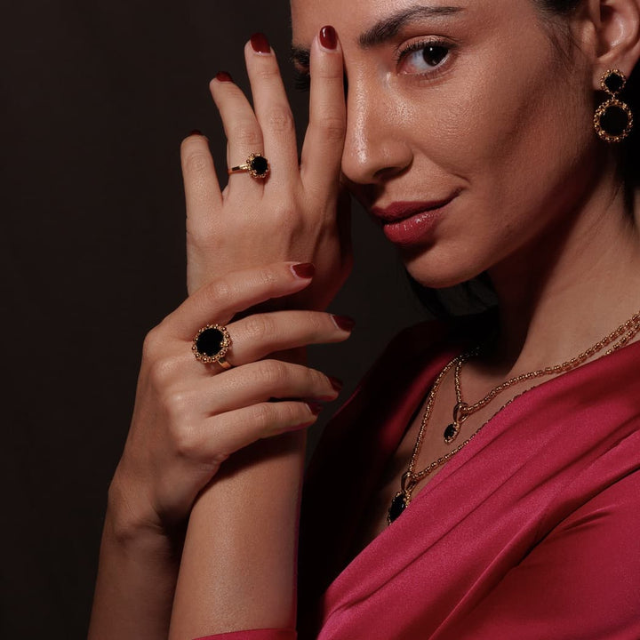 Piazza Ring in Gold with Onyx