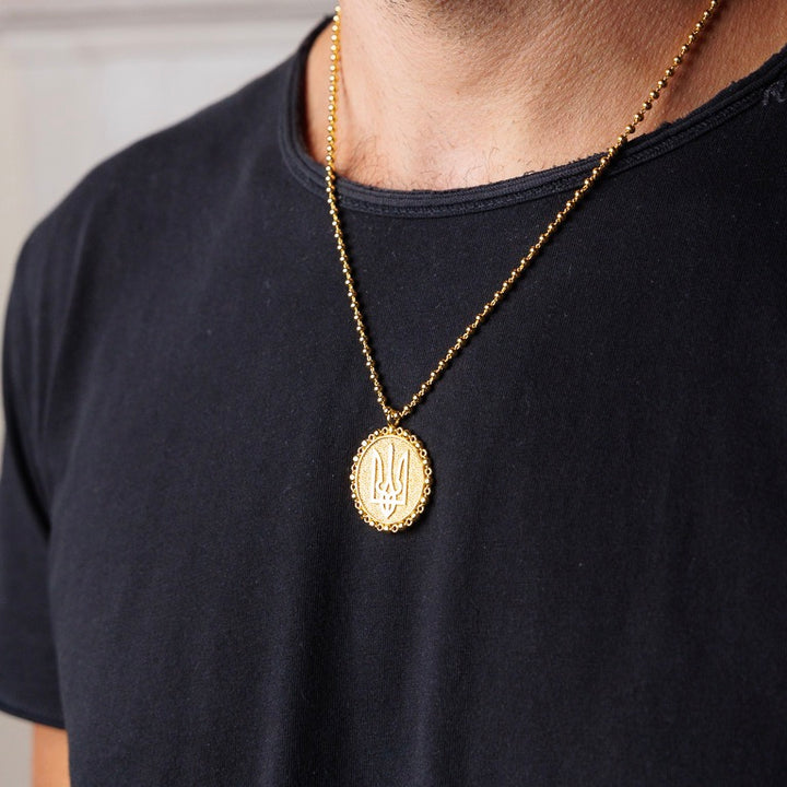 Trident Circle Necklace in Gold