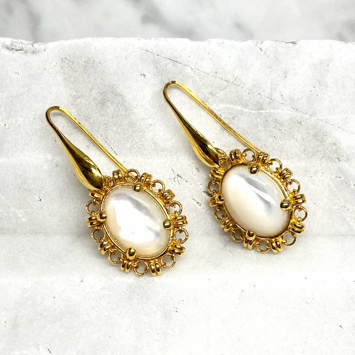 Aperitivo Earrings in Gold with Mother of Pearl