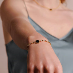 Petite Piazza Bracelet in Gold with Onyx