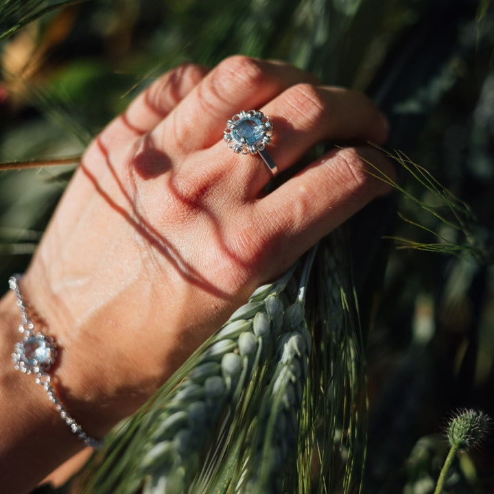 Mini Filary Ring in Silver with Blue Topaz