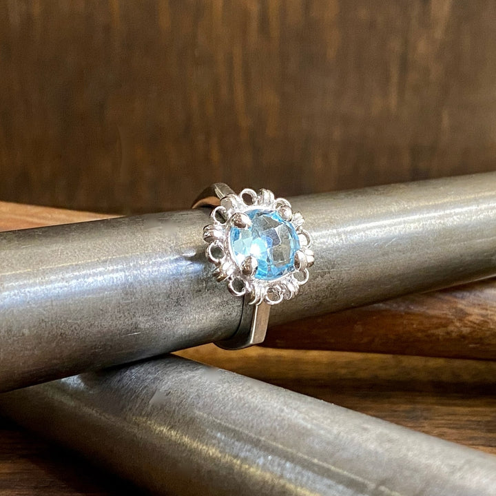 Mini Filary Ring in Silver with Blue Topaz