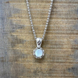 Petite Piazza Pendant in Silver with Mother of Pearl
