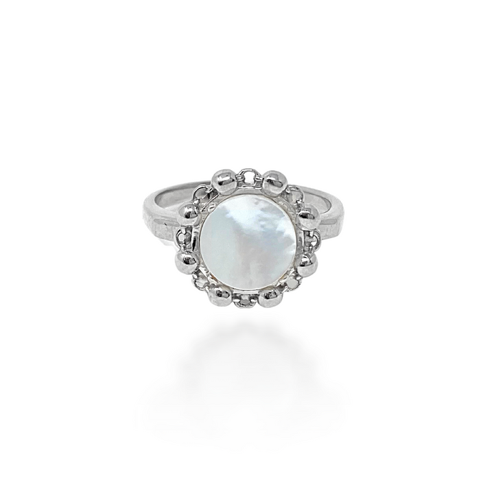 Petite Piazza Ring in Silver with Mother of Pearl