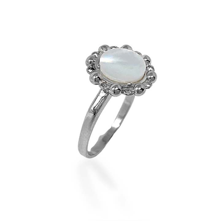 Petite Piazza Ring in Silver with Mother of Pearl