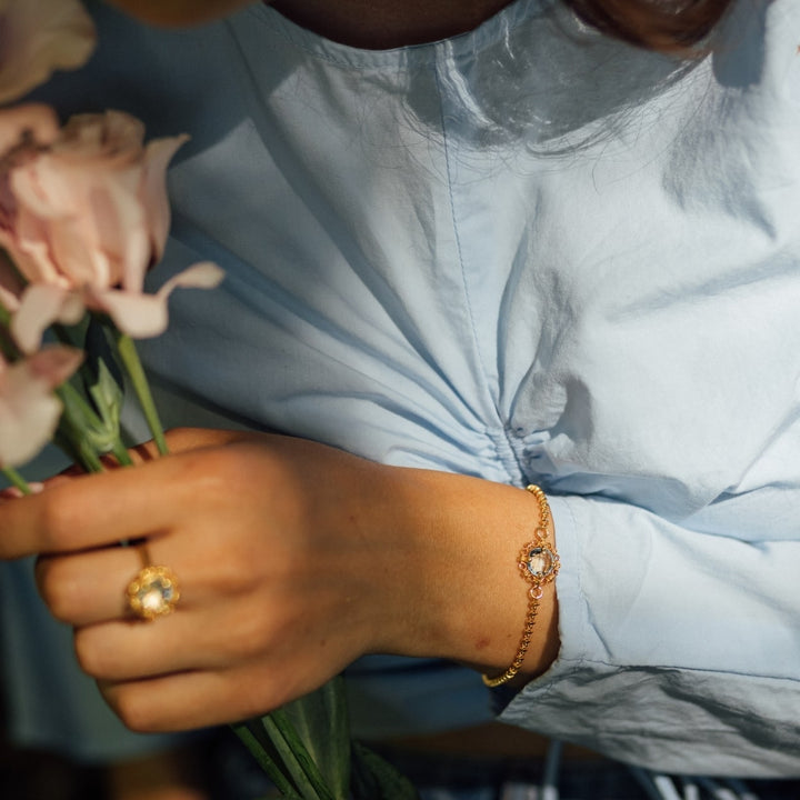 Mini Filary Bracelet in Gold with Blue Topaz