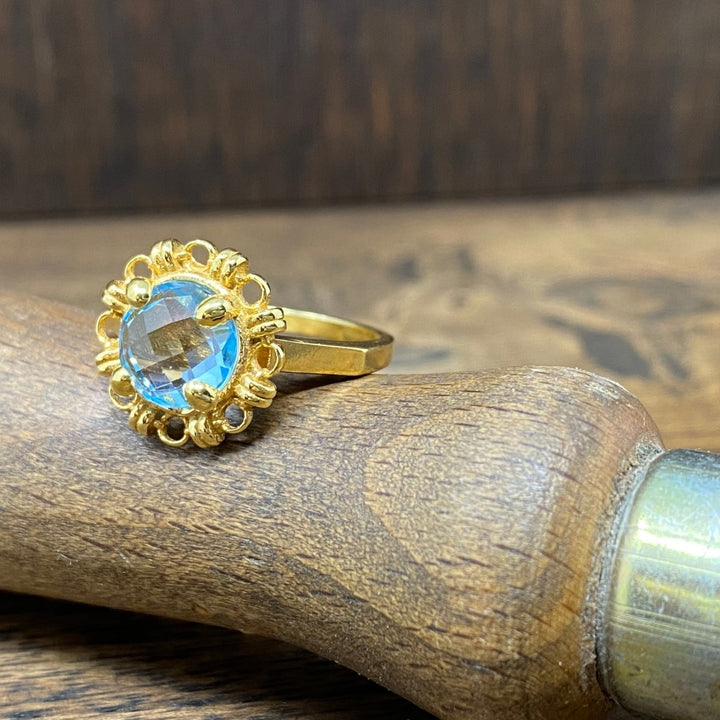 Mini Filary Ring in Gold with Blue Topaz