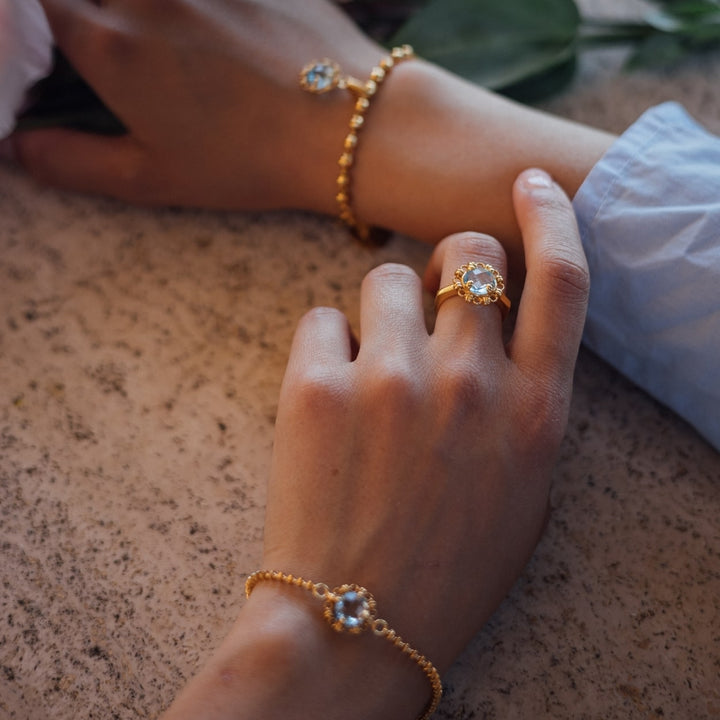 Mini Filary Ring in Gold with Blue Topaz