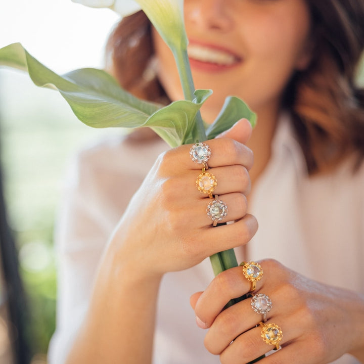 Mini Filary Ring in Gold with Blue Topaz