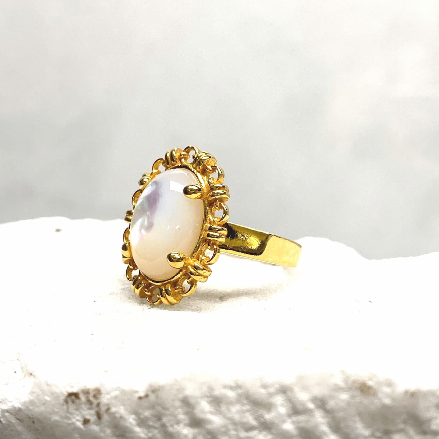 Aperitivo Ring in Gold with Mother of Pearl