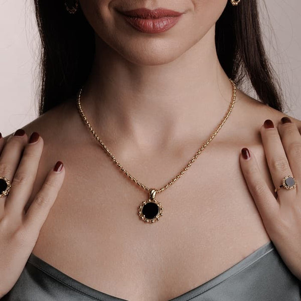 Piazza Pendant in Gold with Onyx – DelBrenna