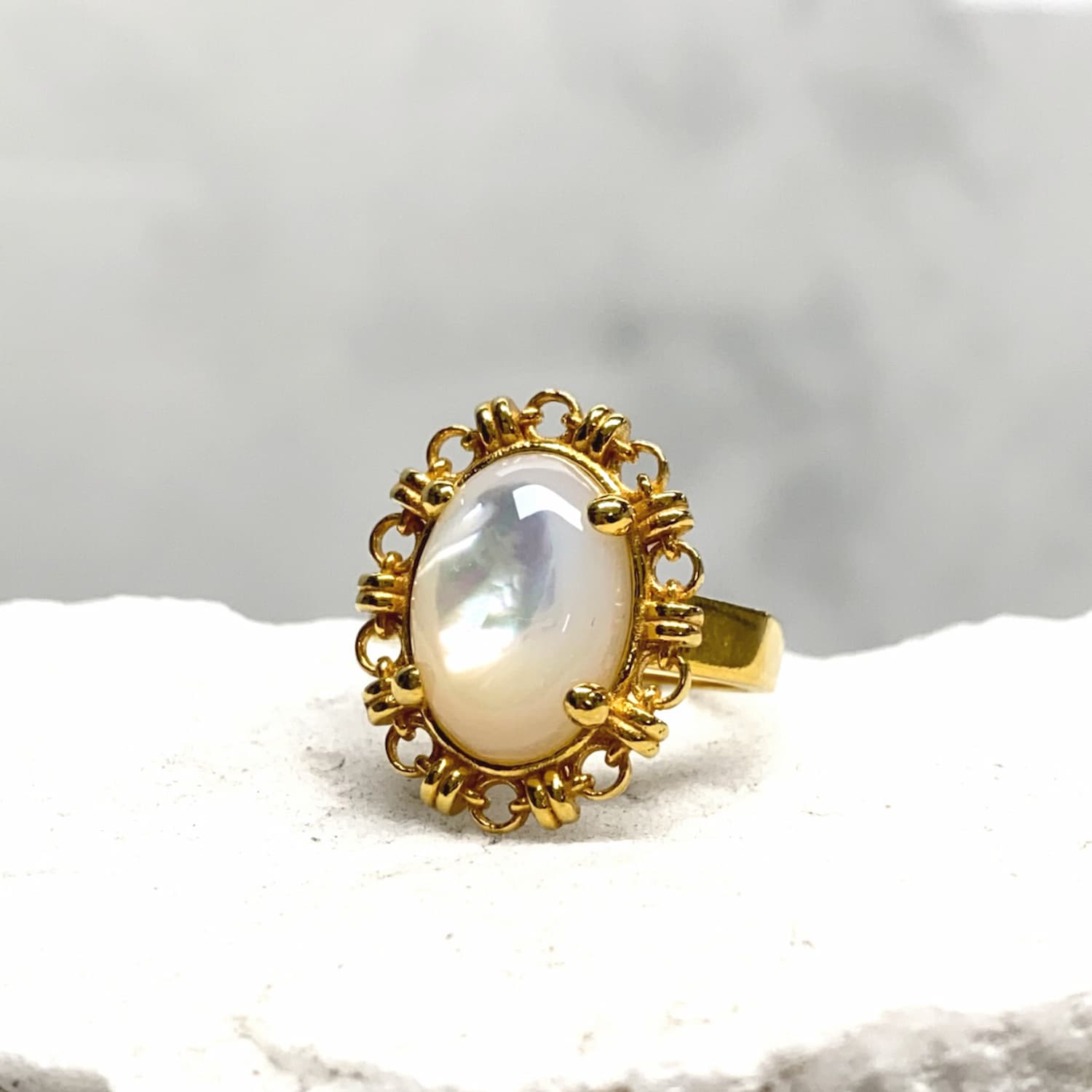 Aperitivo Ring in Gold with Mother of Pearl