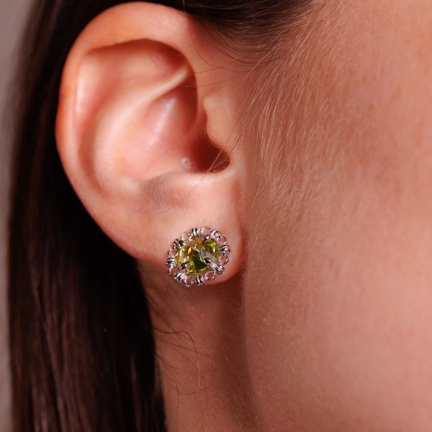 Vivaldi Spring Stud Earrings in Silver with Peridot