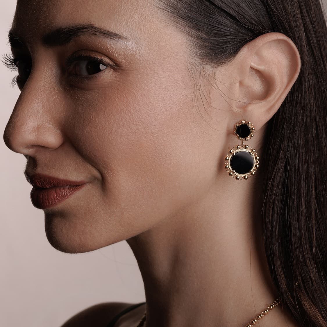 Statement Piazza Earrings in Gold with Onyx