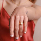 Petite Piazza Ring in Gold with Mother of Pearl
