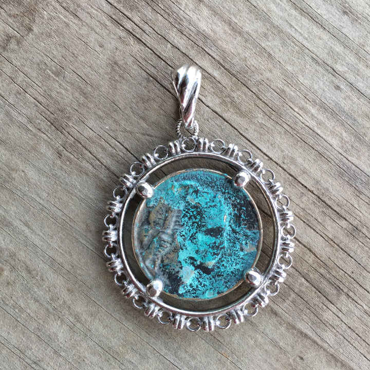 Filary Pendant in Silver with Grapes Coin in Green Patina
