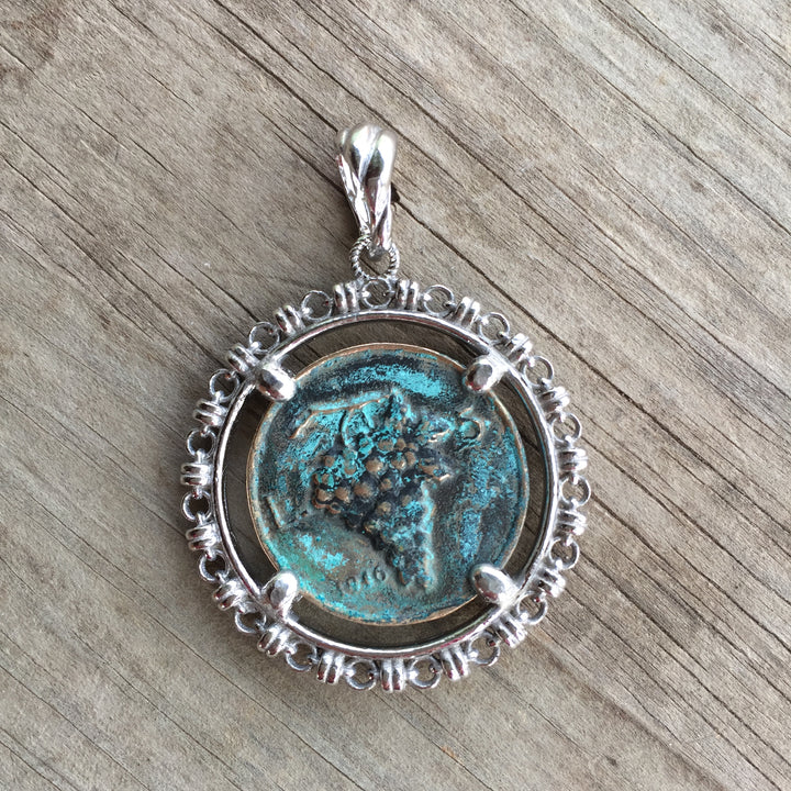 Filary Pendant in Silver with Grapes Coin in Green Patina